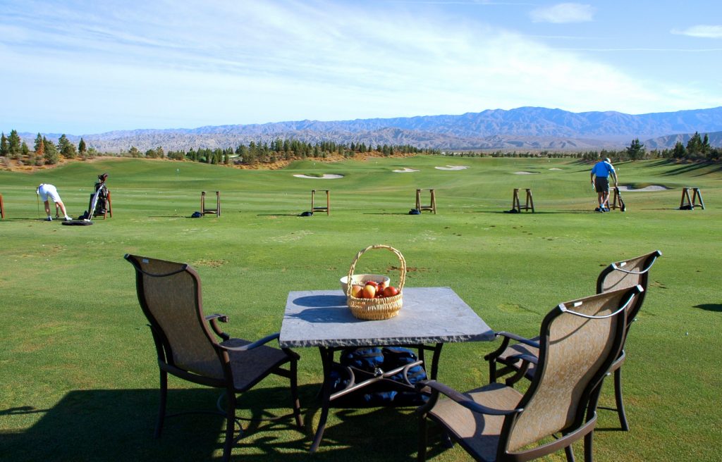 Golfing at The Classic Club Palm Desert - Traveler.com