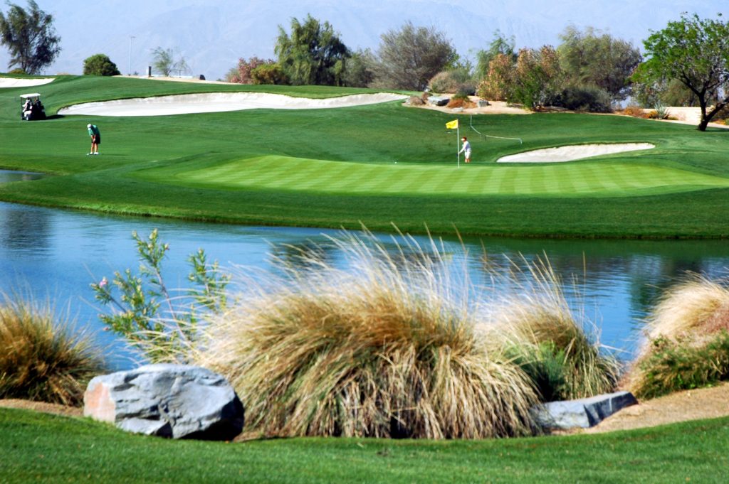 Golfing at The Classic Club Palm Desert - Traveler.com