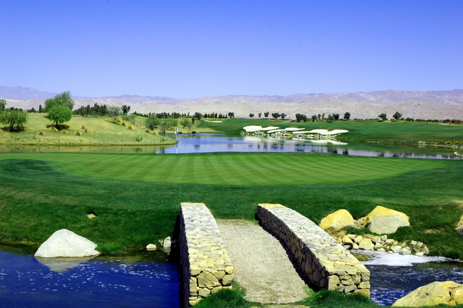 Golfing At The Classic Club Palm Desert - Traveler.com